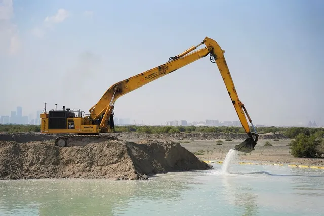 25 Meter Long Boom Excavator on Rent